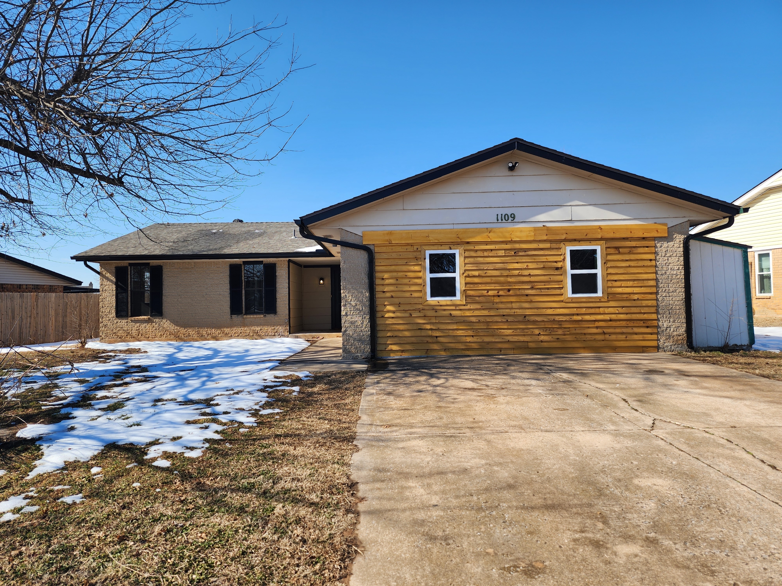 1109 South Bouziden Drive